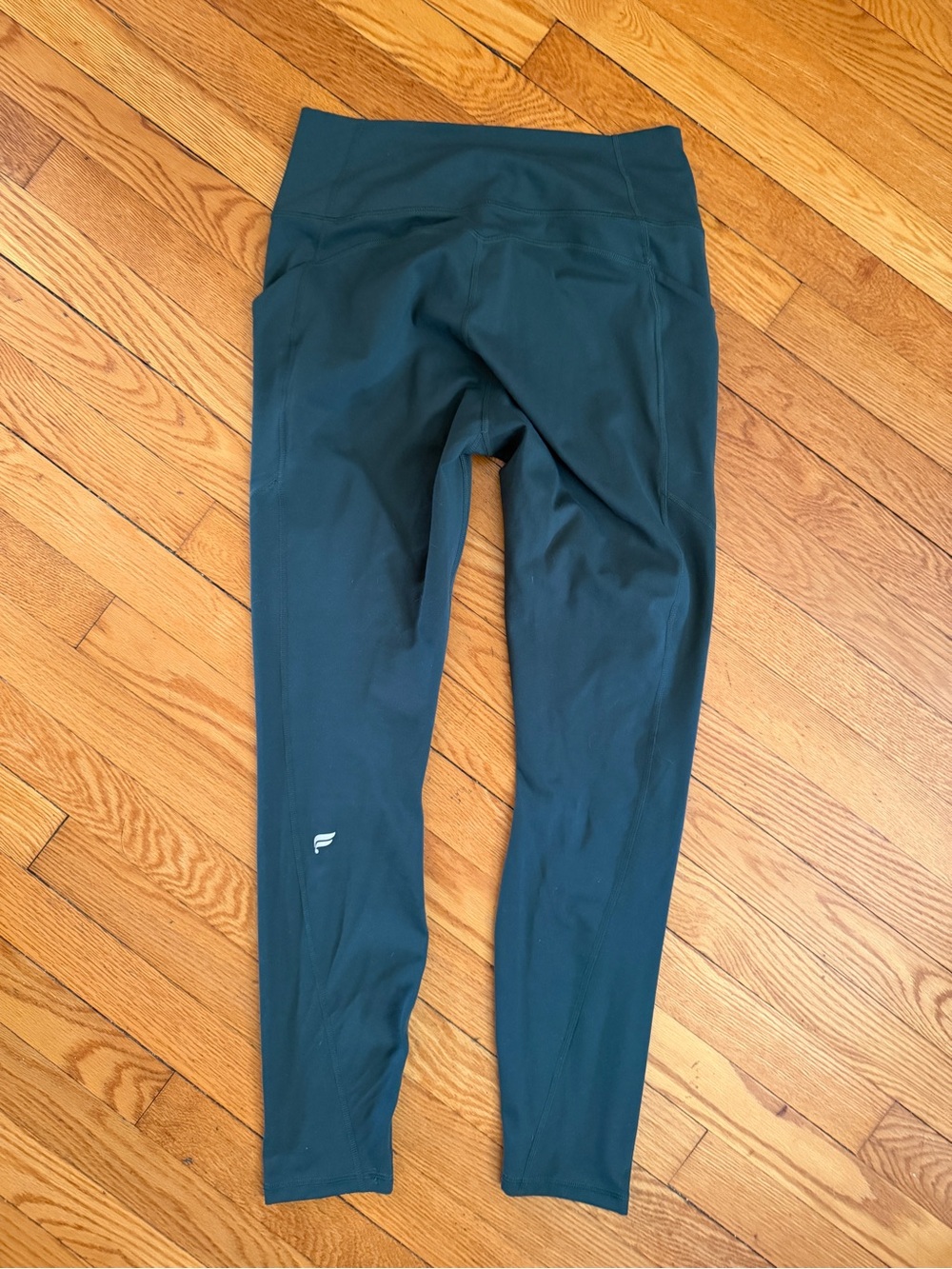 Fabletics Oasis Pure Luxe Leggings 7/8 w/Pockets - Picture 3 of 3